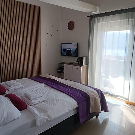 Apartments Pongrac Крес Екстериор снимка