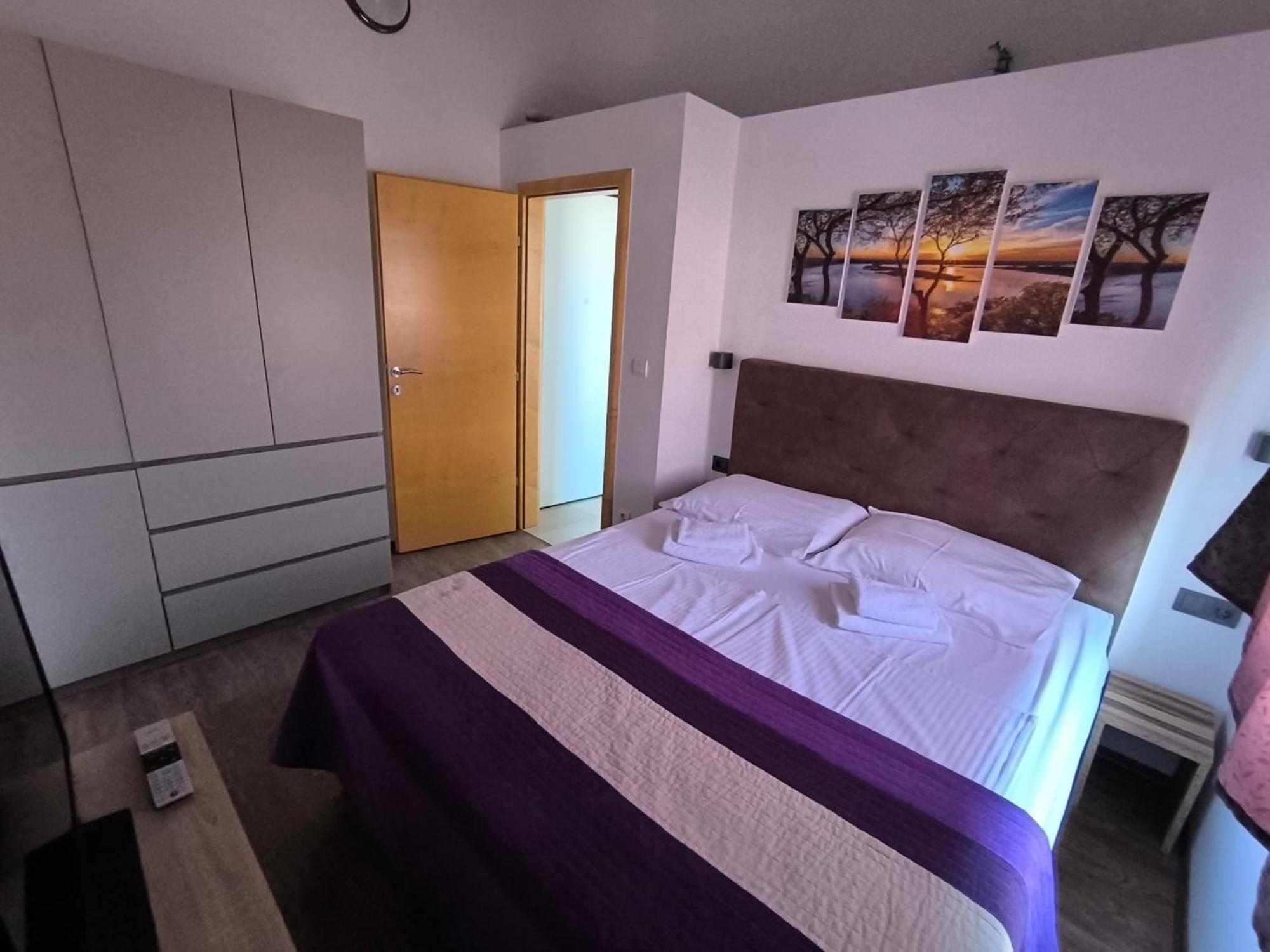 Apartments Pongrac Крес Екстериор снимка