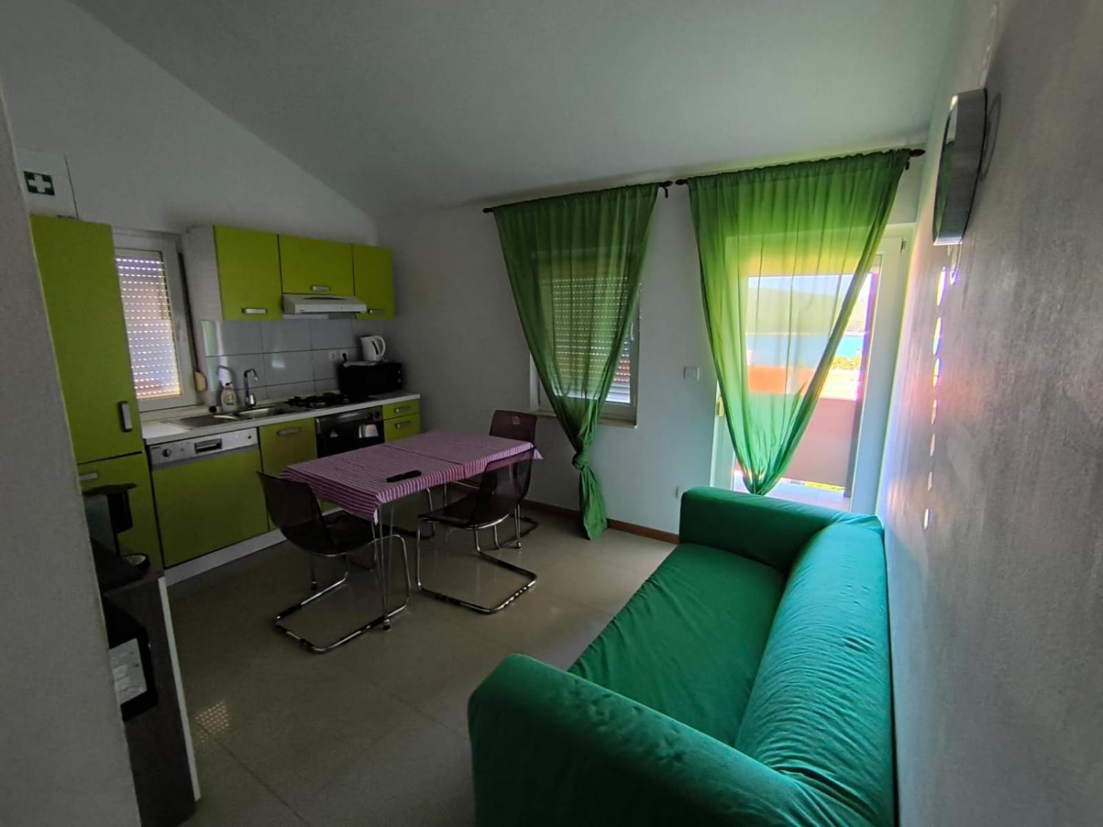 Apartments Pongrac Крес Екстериор снимка