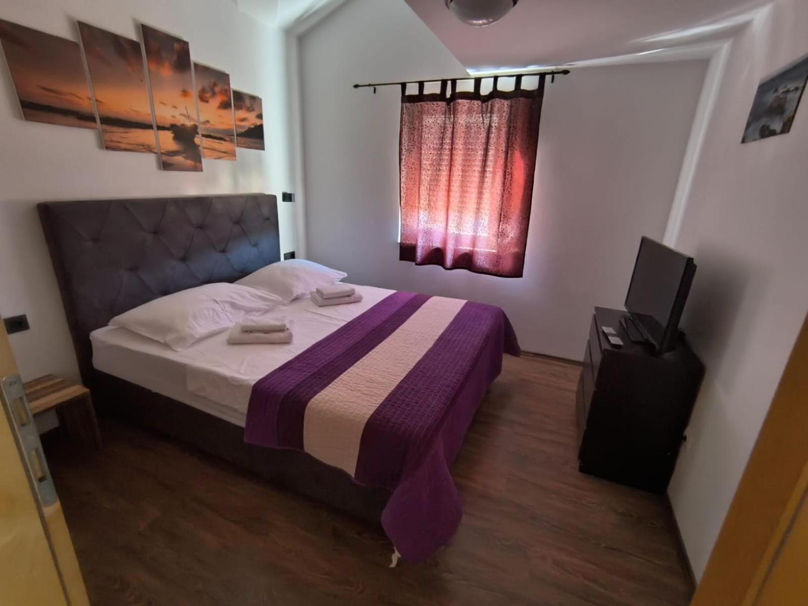 Apartments Pongrac Крес Екстериор снимка