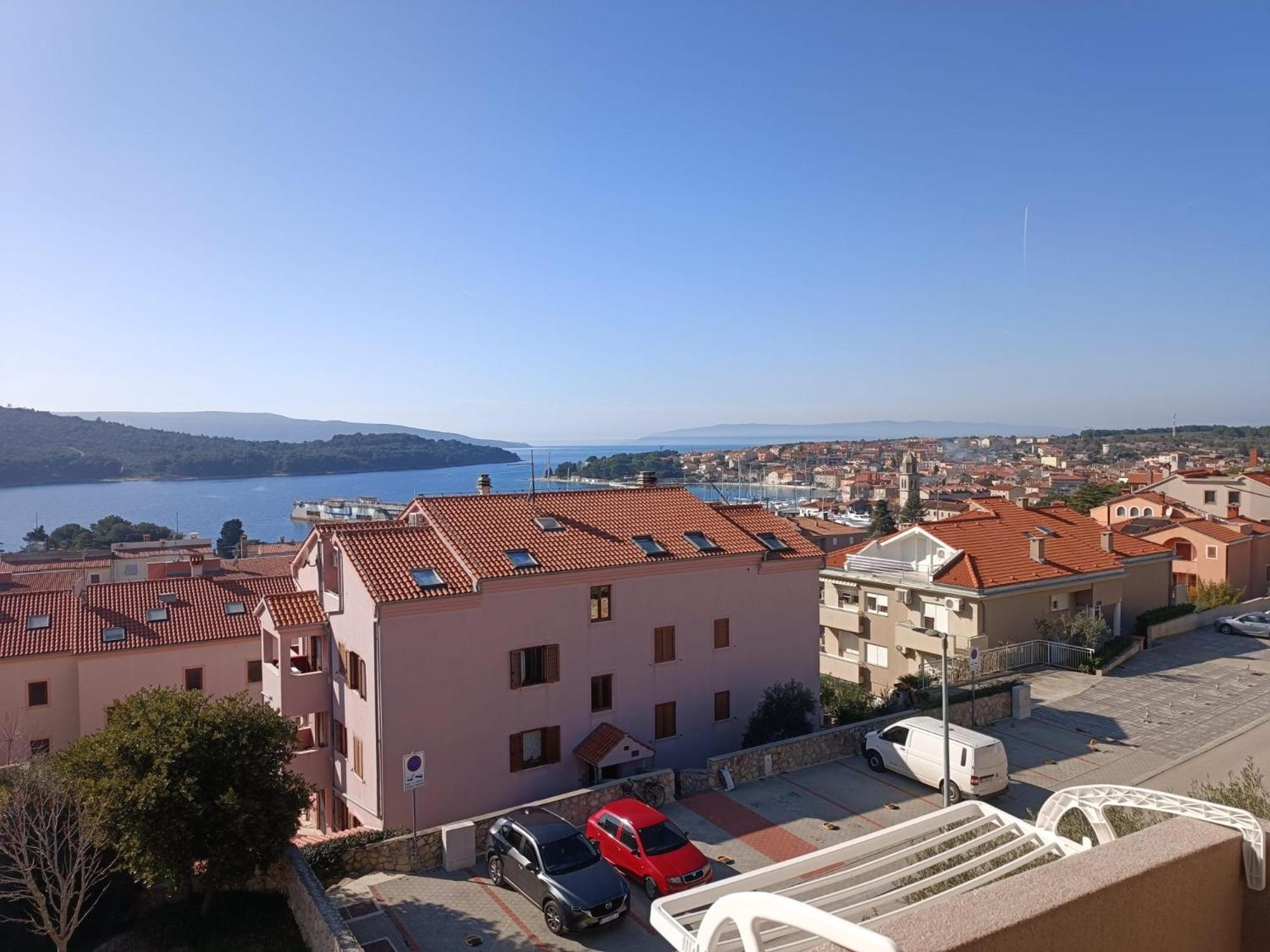 Apartments Pongrac Крес Екстериор снимка